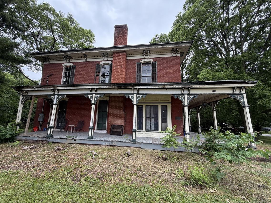 216 S Washington St., Kinmundy, IL 62854