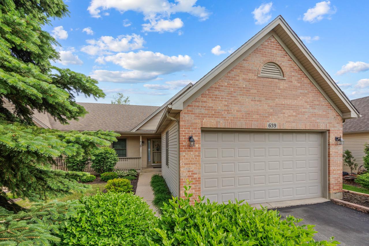 639 Hampshire Dr., Hampshire, IL 60140