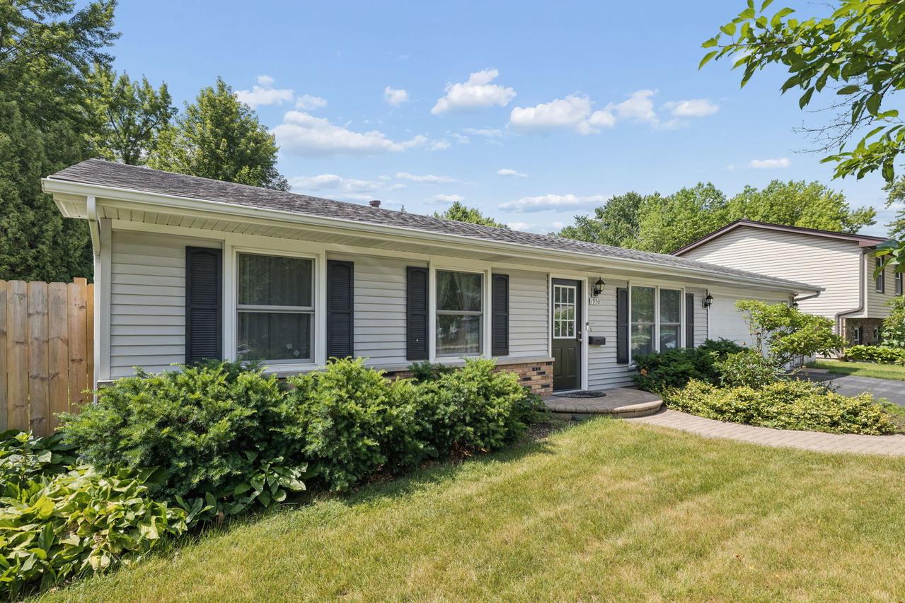 1950 Heather Dr., Aurora, IL 60506