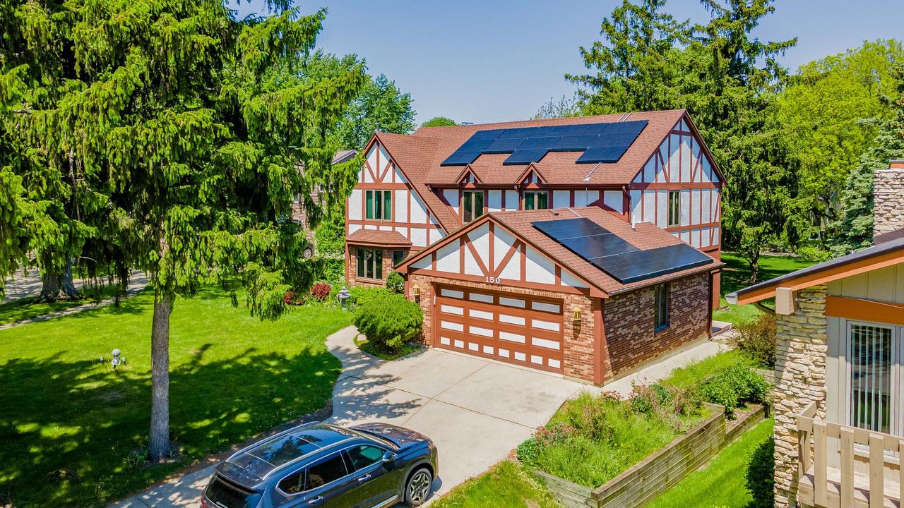 150 Shady Ln., Bartlett, IL 60103