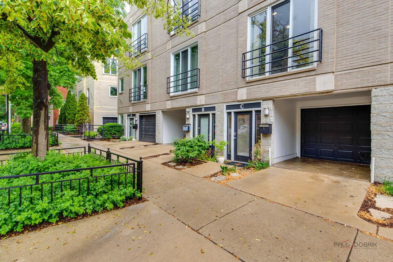 1157 W Newport Ave. #C, Chicago, IL 60657