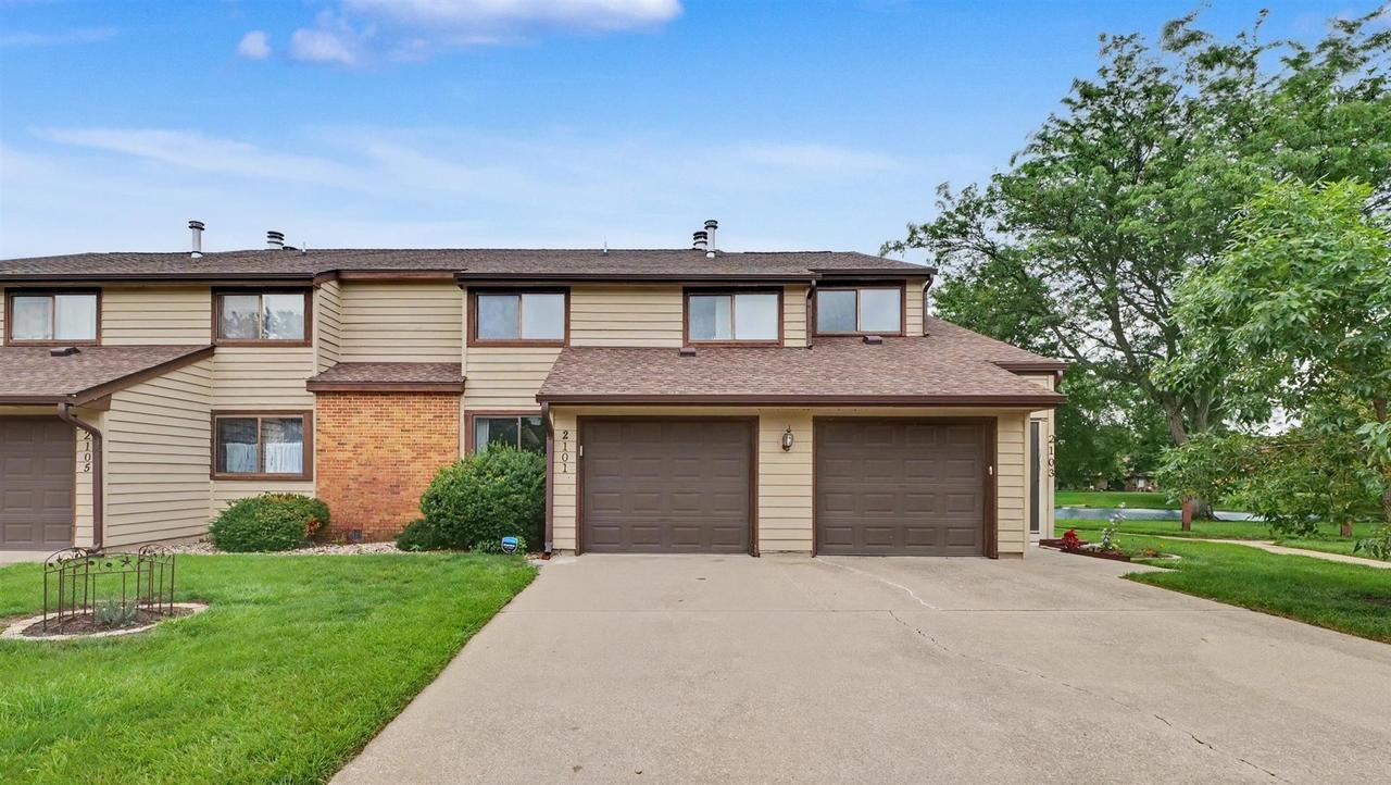 2101 Harbortown Cir., Champaign, IL 61821