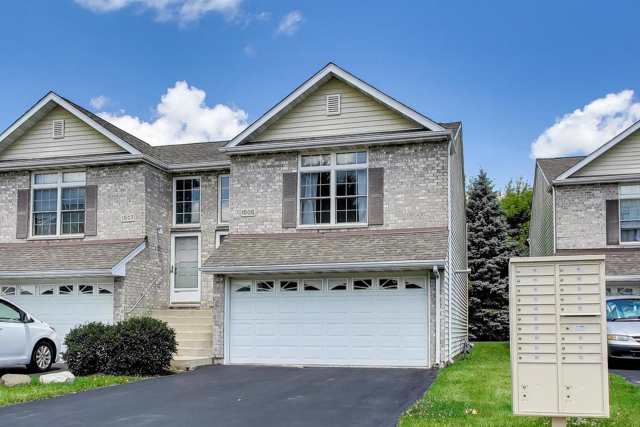 1505 Stonefield Dr., Dekalb, IL 60115