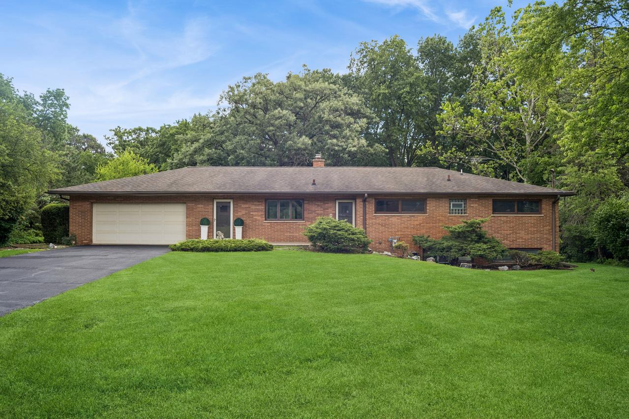 1225 Oakdale Dr., Elgin, IL 60123