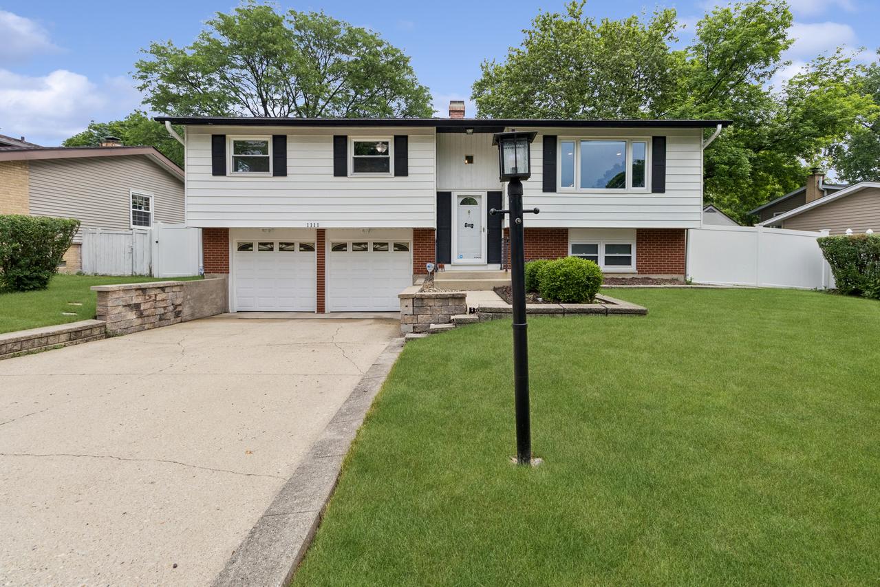 1111 N Greenfield Ln., Mount Prospect, IL 60056