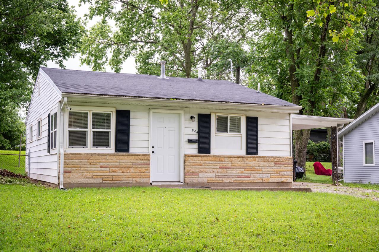 906 N Division Ave., Urbana, IL 61801