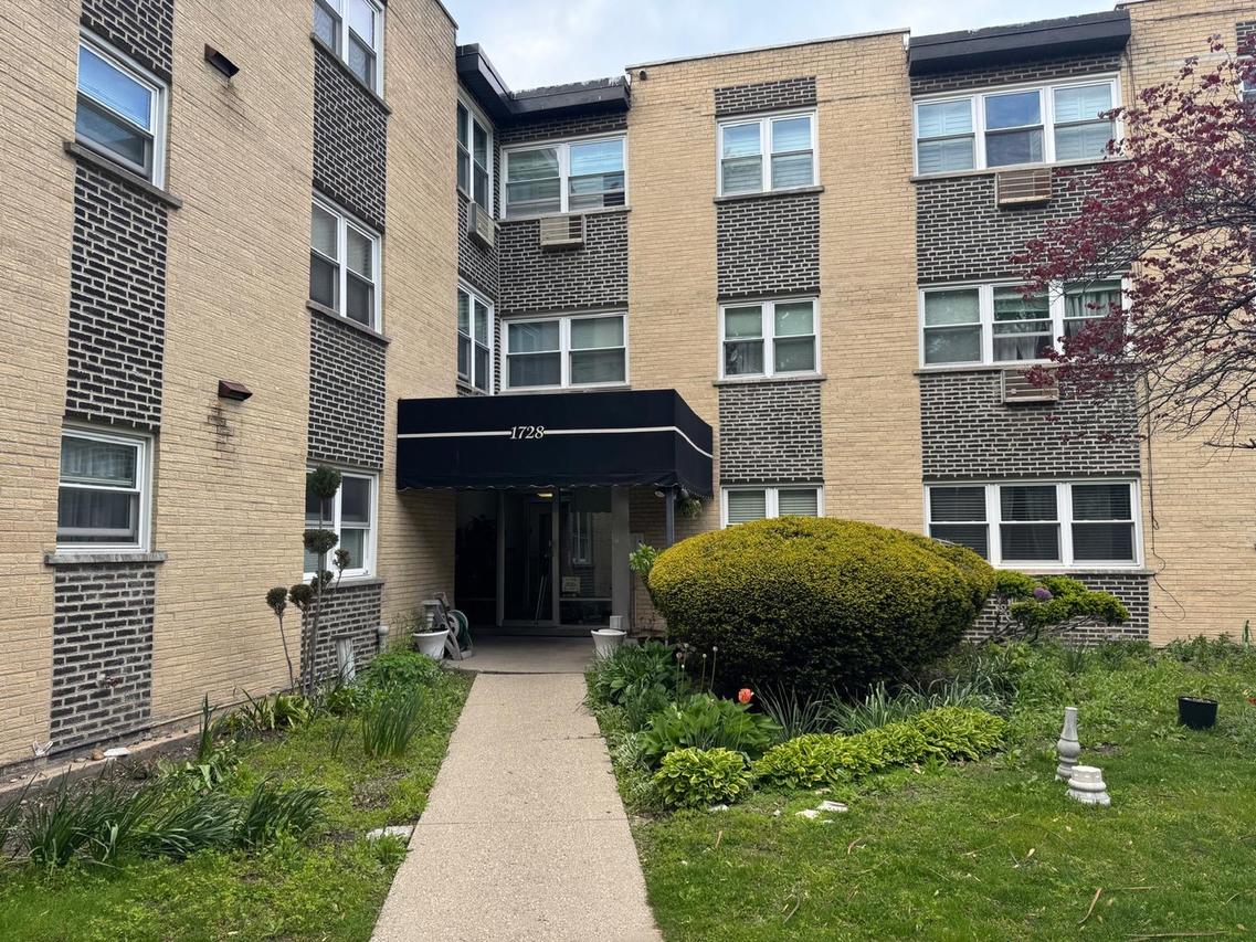 1728 W Farwell Ave. #107, Chicago, IL 60626