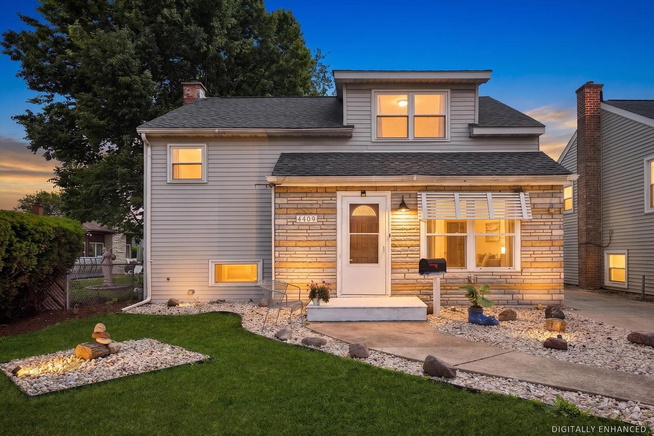 4409 Center Ave., Lyons, IL 60534