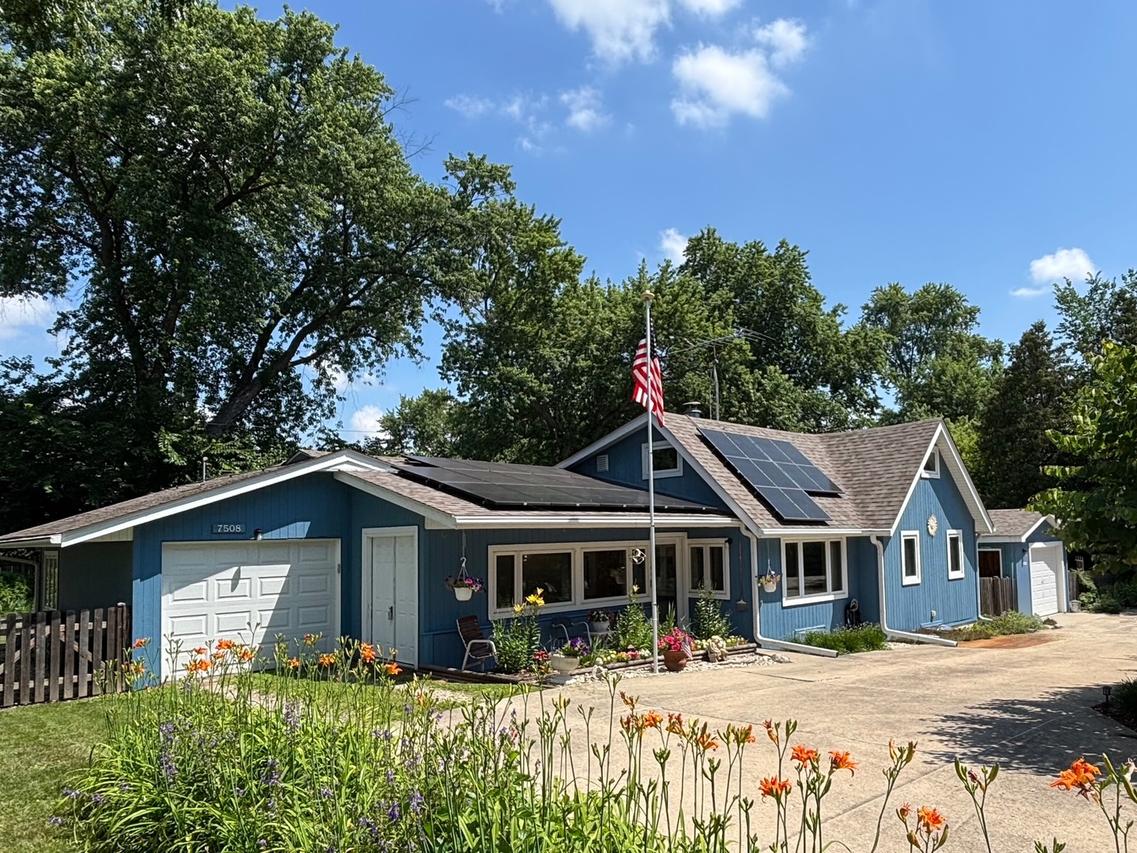 7508 Cedar Dr., Wonder Lake, IL 60097