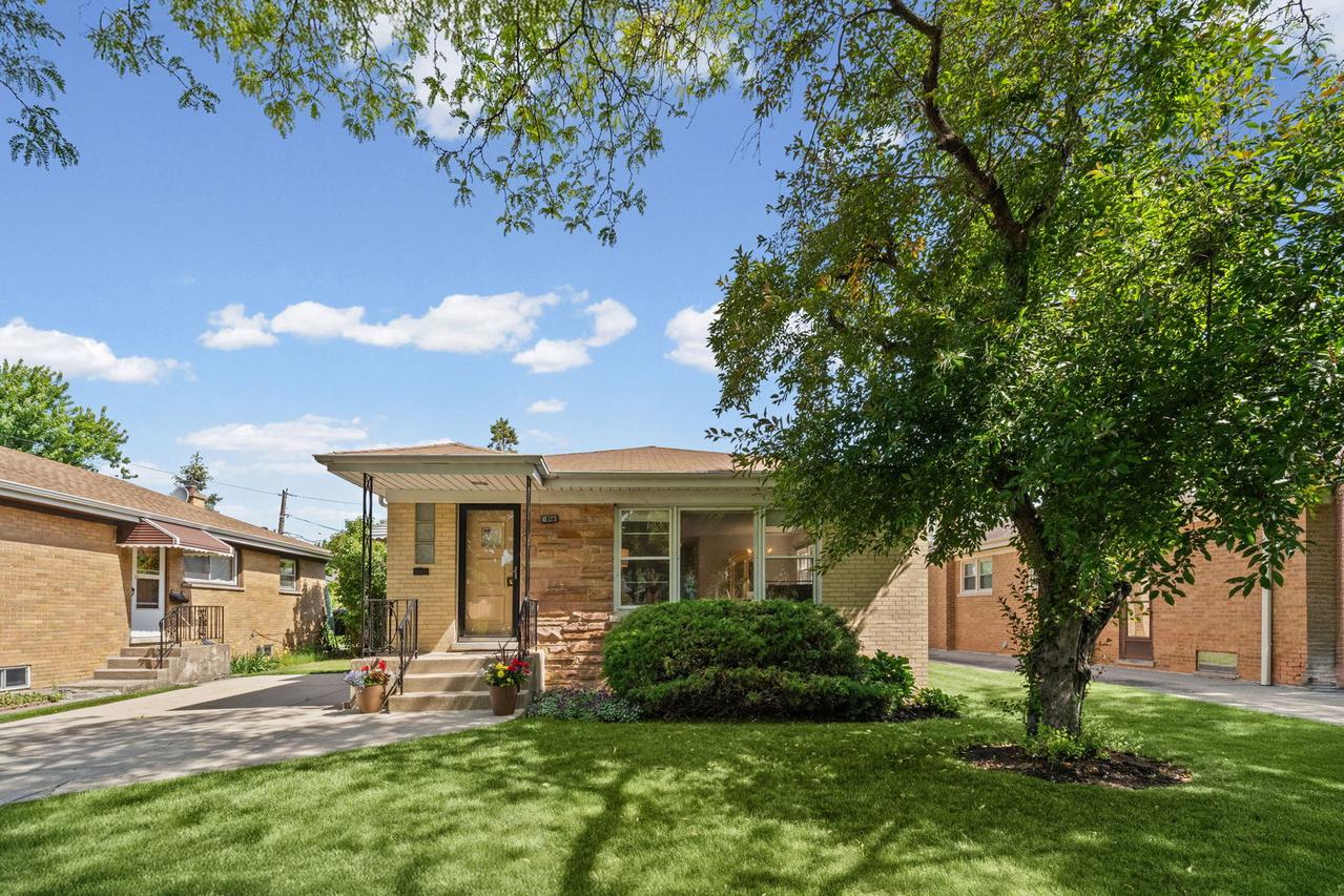 3818 Isabel St., Skokie, IL 60076