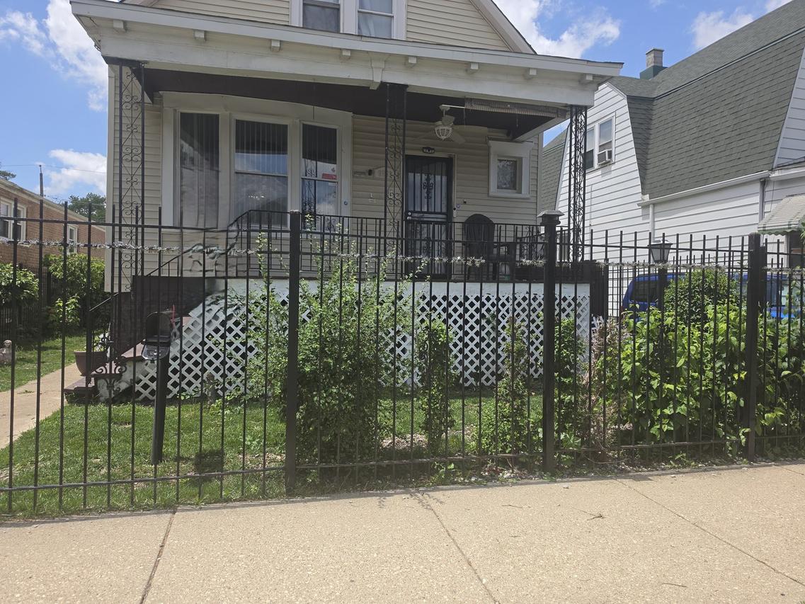 9950 S State St., Chicago, IL 60628