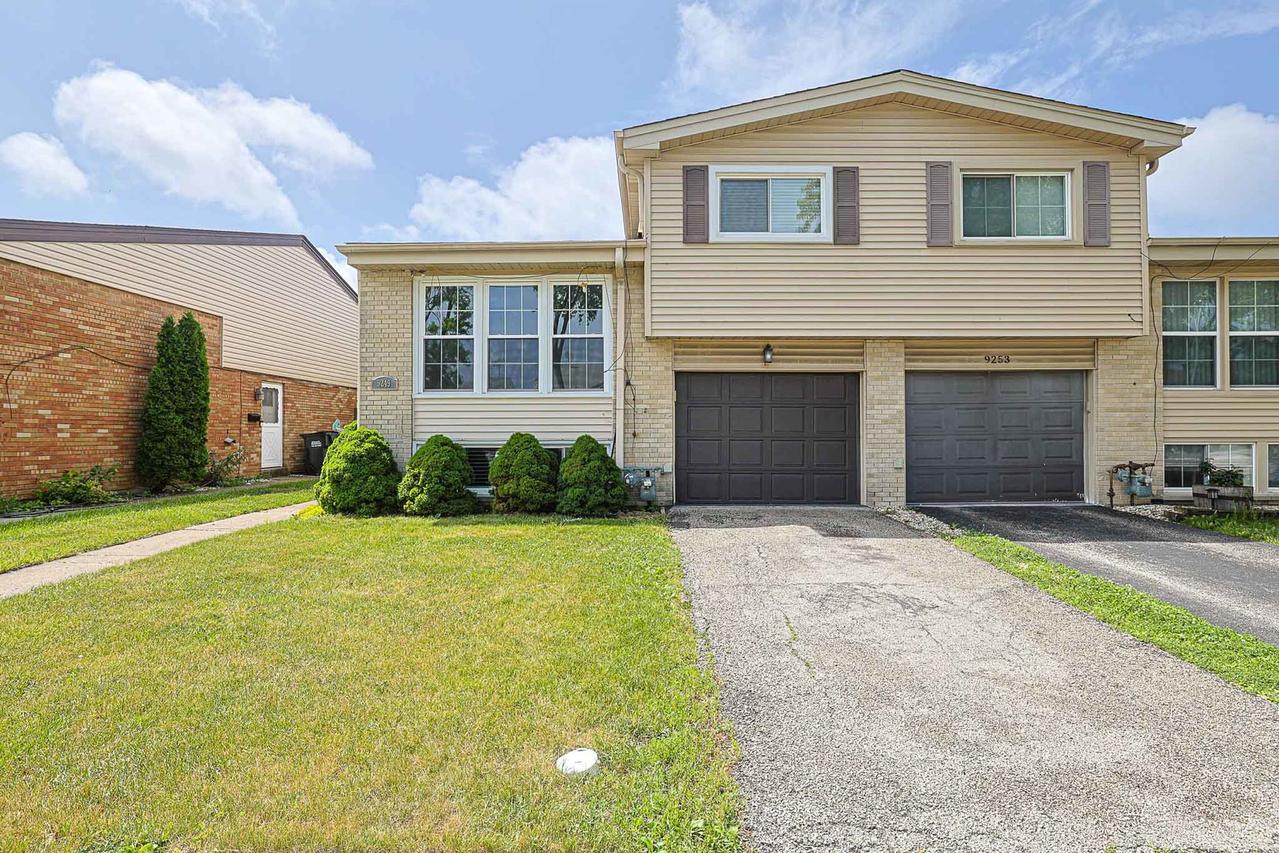 9249 Barberry Ln., Des Plaines, IL 60016