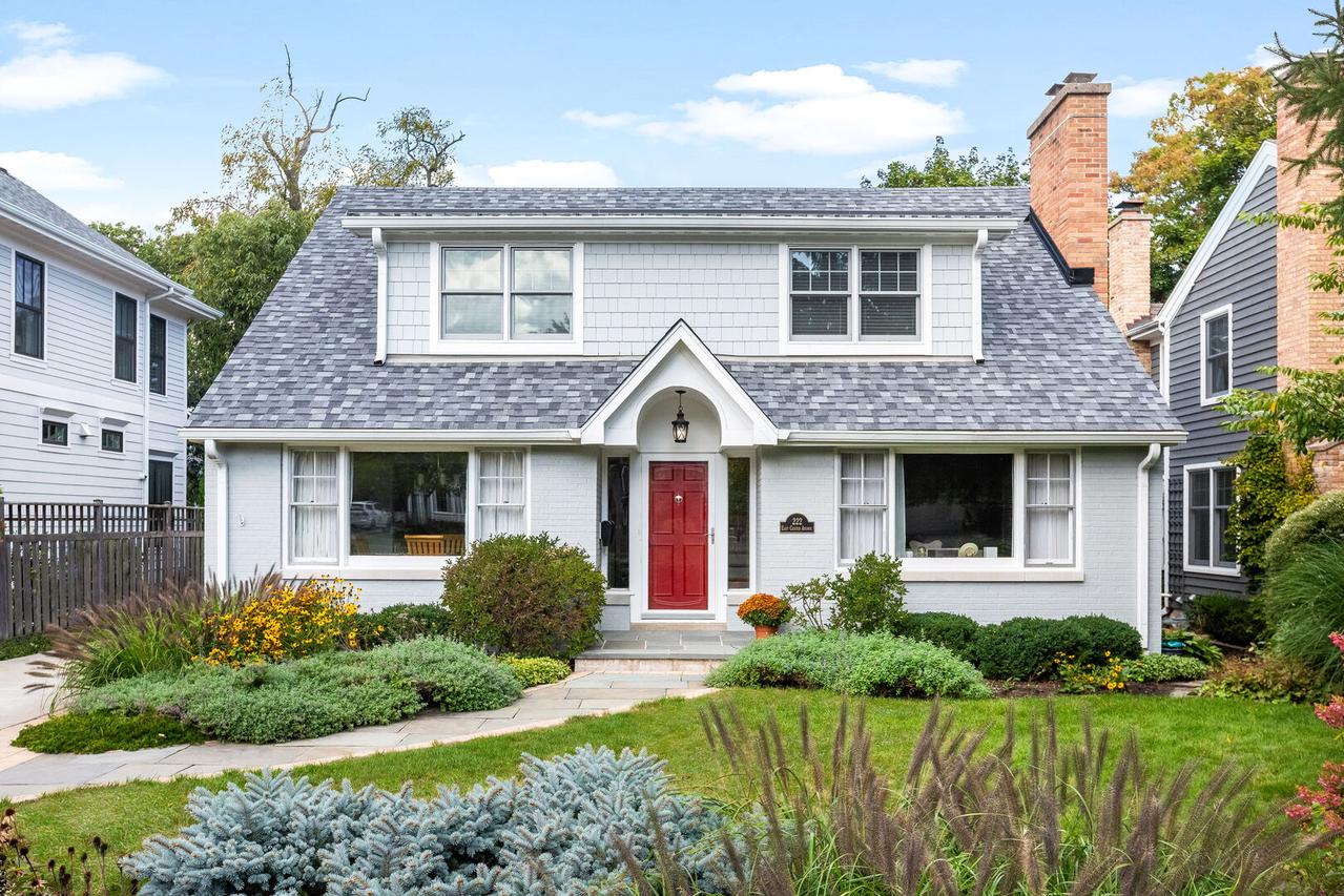 222 E Center Ave., Lake Bluff, IL 60044