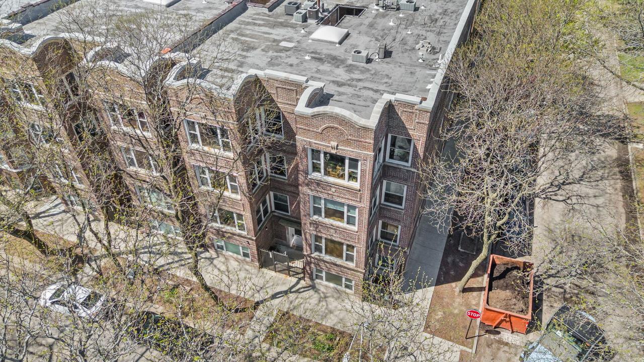 7654 N Greenview Ave. #2, Chicago, IL 60626