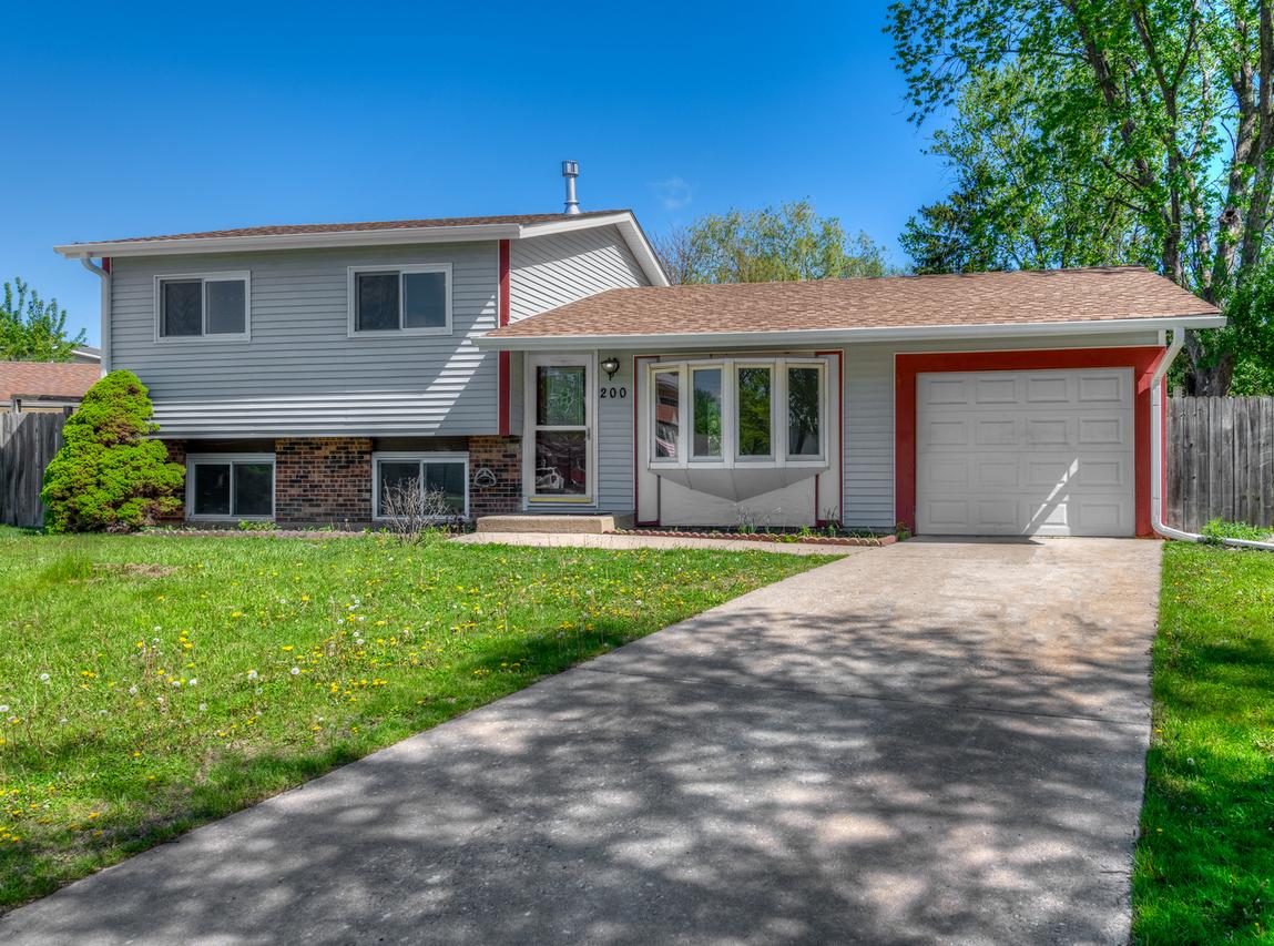 200 Hampdon Ct., Bolingbrook, IL 60440
