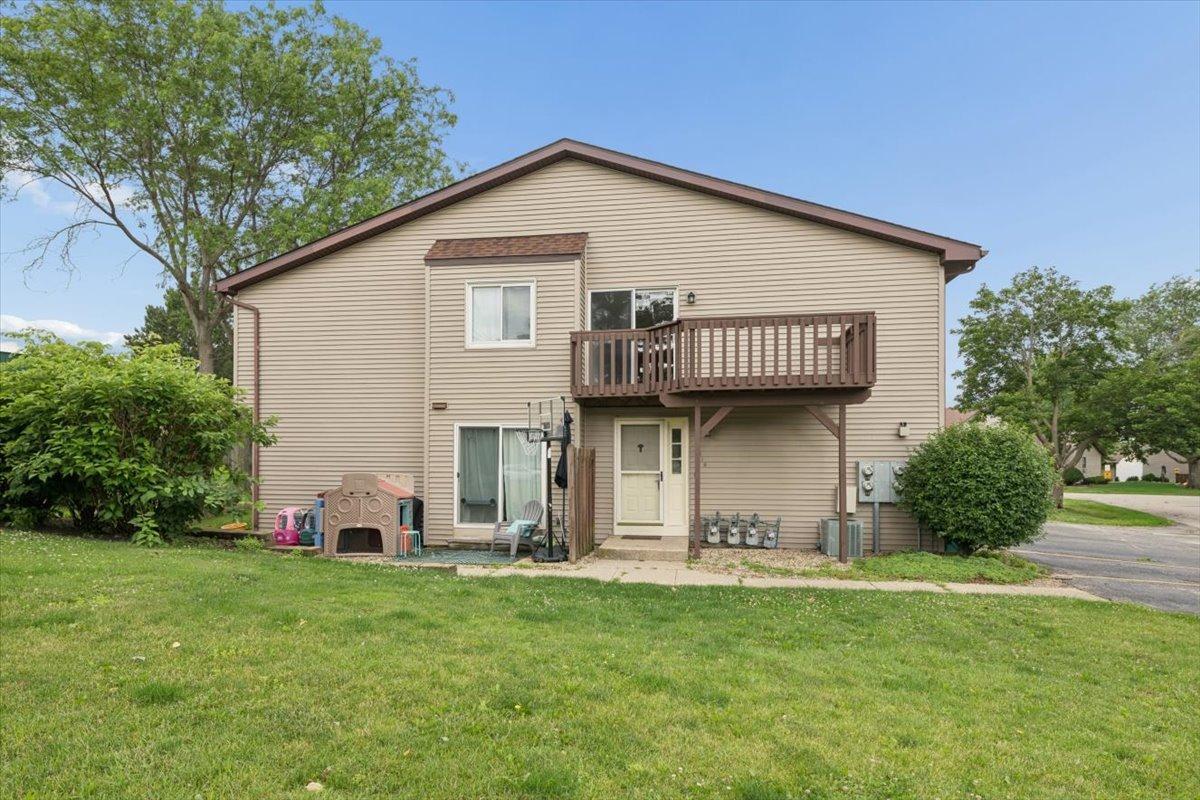 1810 Kerrybrook Ct., Sycamore, IL 60178