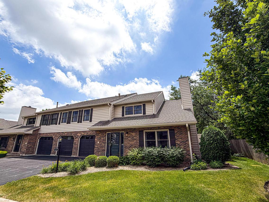9323 Sunrise Ln., Orland Park, IL 60462
