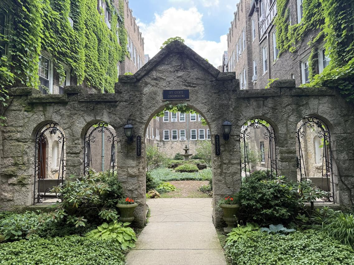 2329 W Farwell Ave. #G, Chicago, IL 60645
