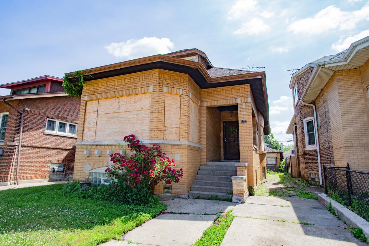8255 S Saint Lawrence Ave., Chicago, IL 60619