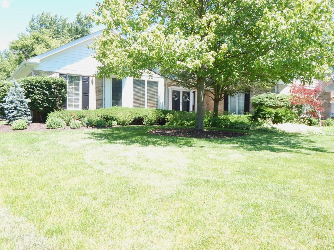 1322 W Steeplechase Ln., Palatine, IL 60067