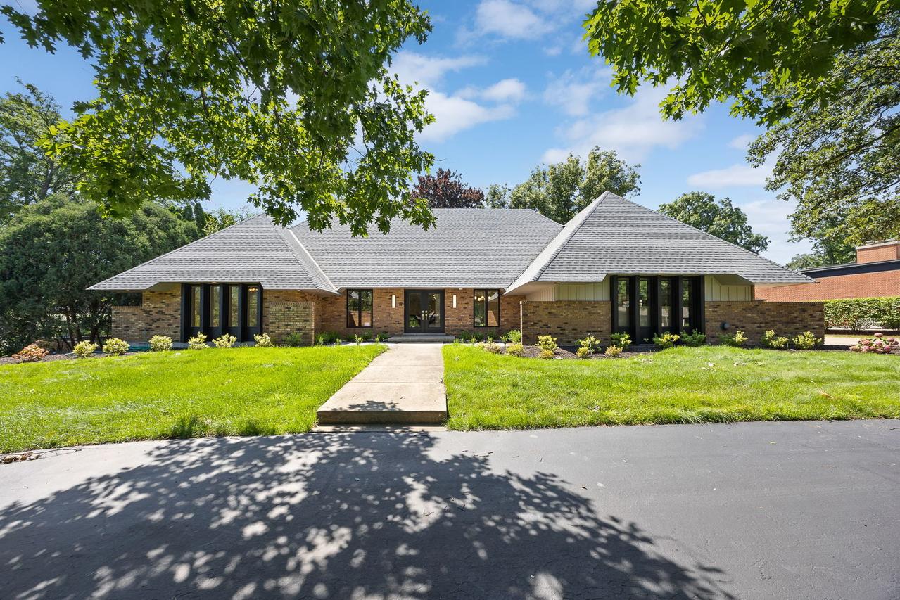 5 Heather Ln., Oak Brook, IL 60523