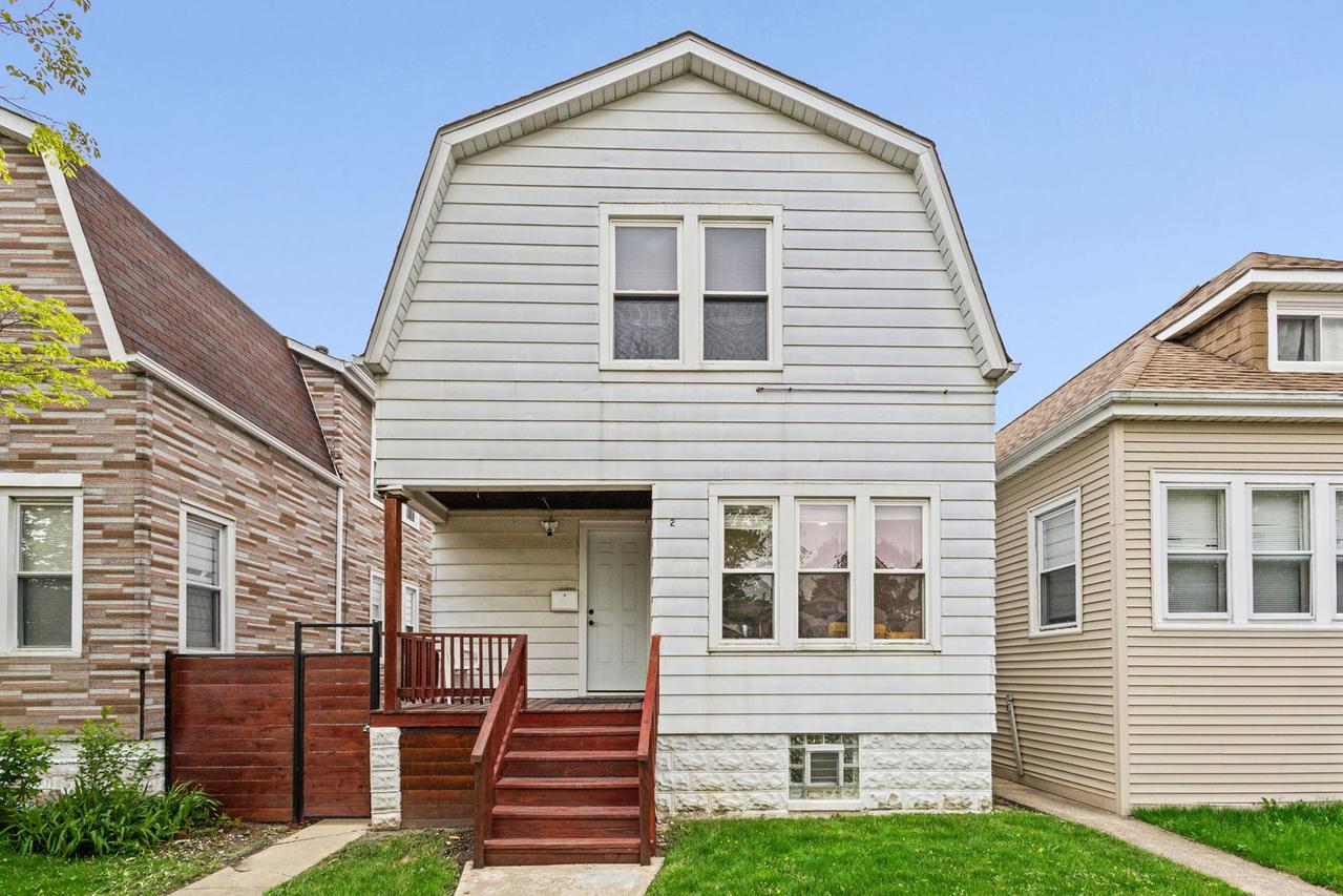 5725 W Giddings St., Chicago, IL 60630