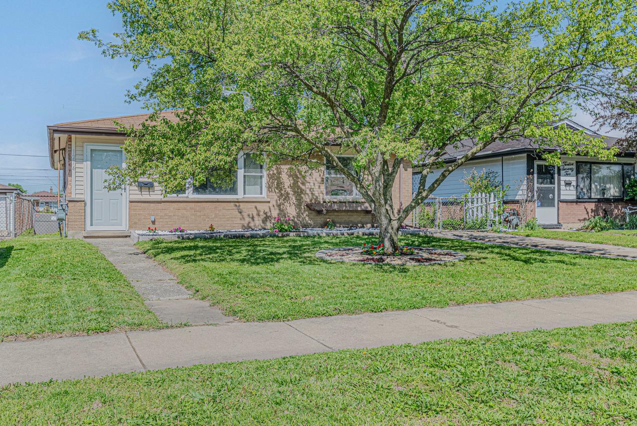 1274 Greenbay Ave., Calumet City, IL 60409