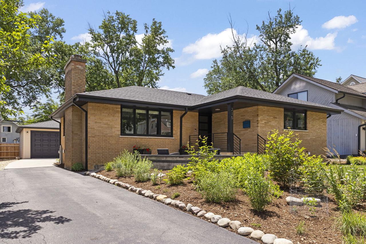 215 8th St., Downers Grove, IL 60515