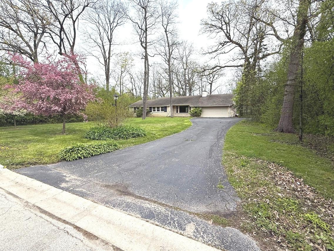 980 Mellody Rd., Lake Forest, IL 60045