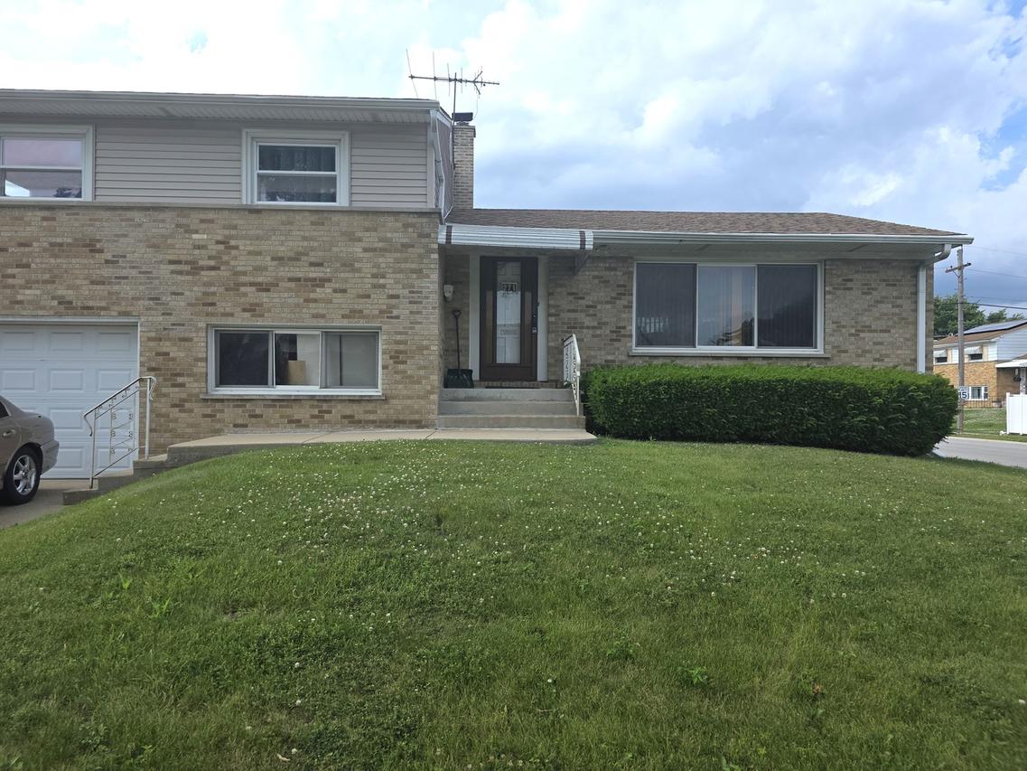 271 Braddock Dr., Melrose Park, IL 60160