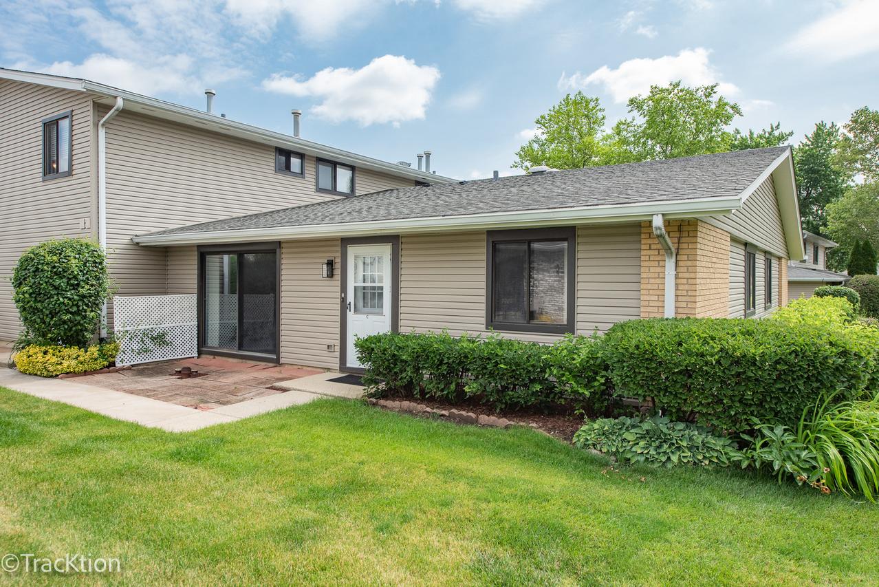 124 Fairlane Ct. #C, Bloomingdale, IL 60108