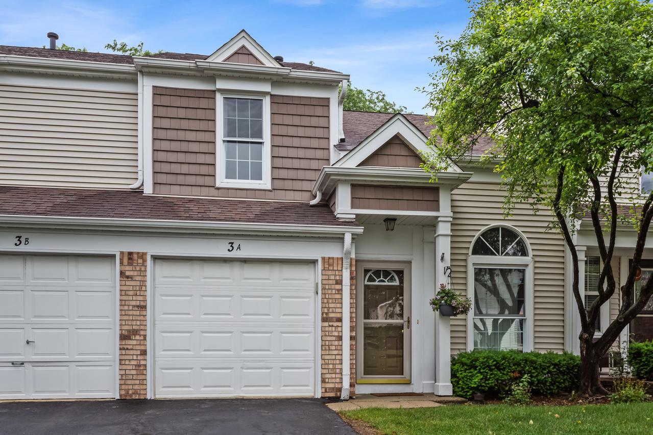 3 Chaucer Ln. #A, Streamwood, IL 60107