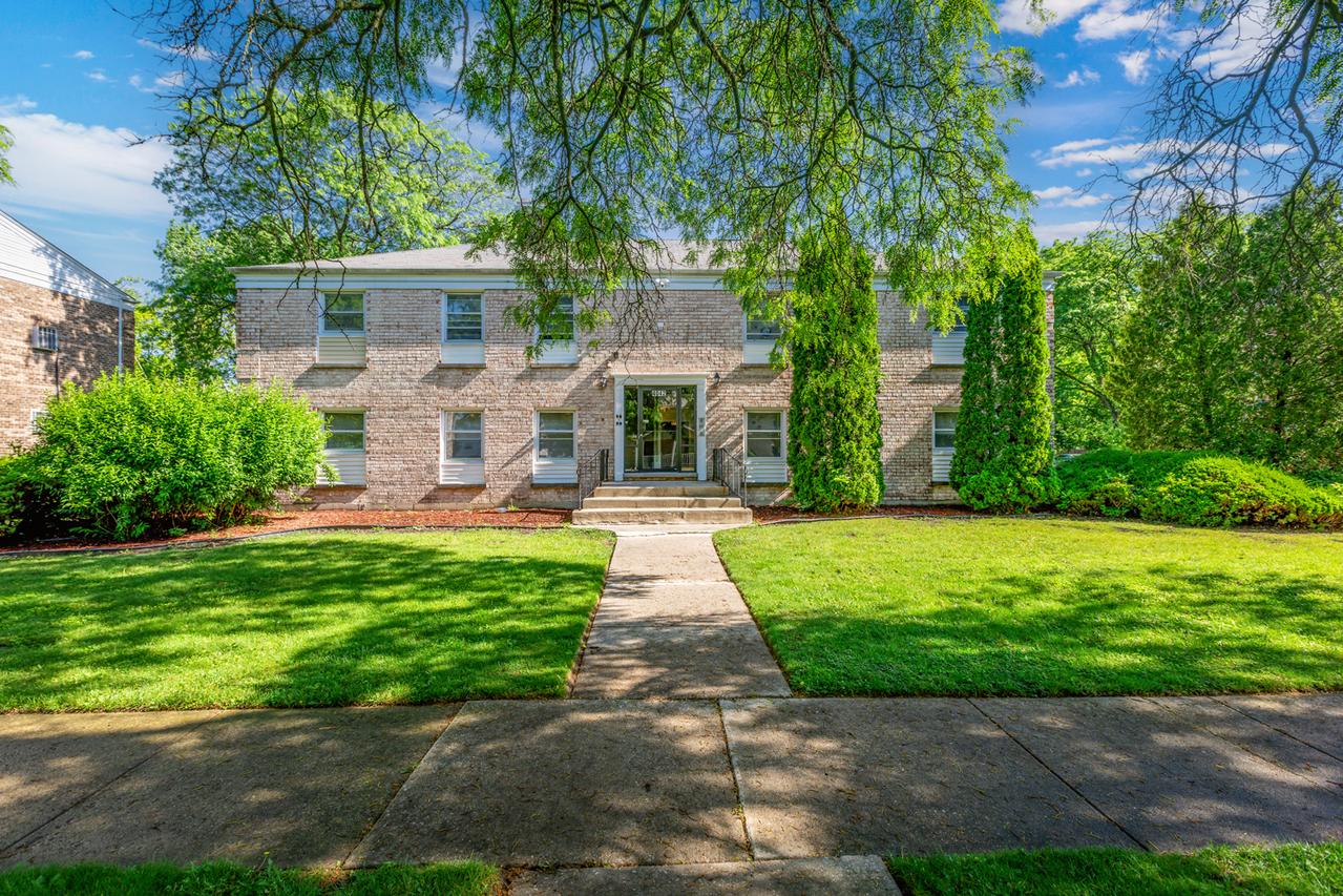 4042 Charleston Rd., Matteson, IL 60443
