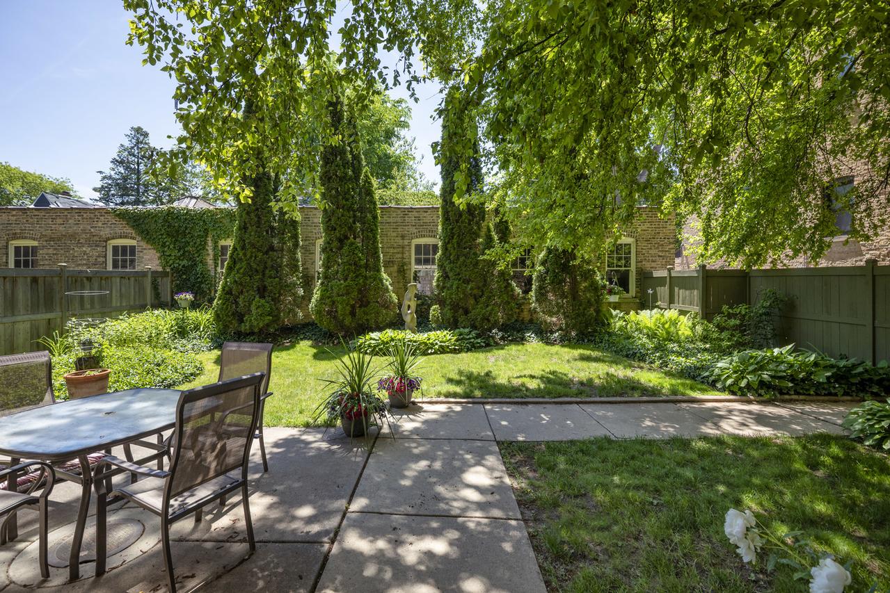 1324 Central St. #1E, Evanston, IL 60201