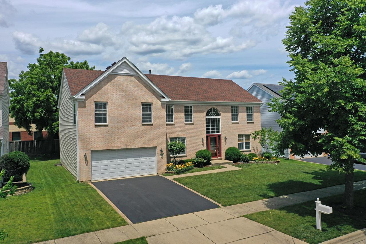 810 Vera Ln., Wheeling, IL 60090