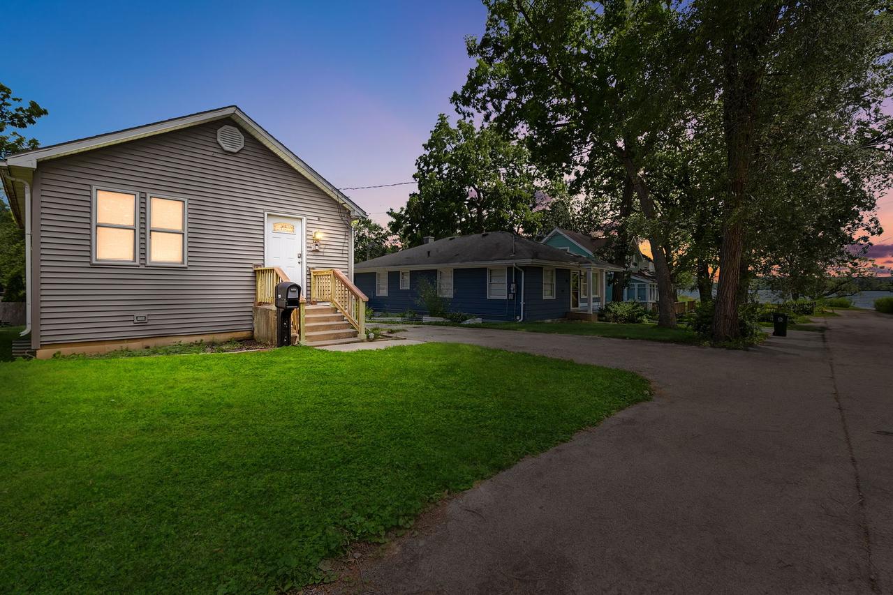 125 Burton St., Grayslake, IL 60030