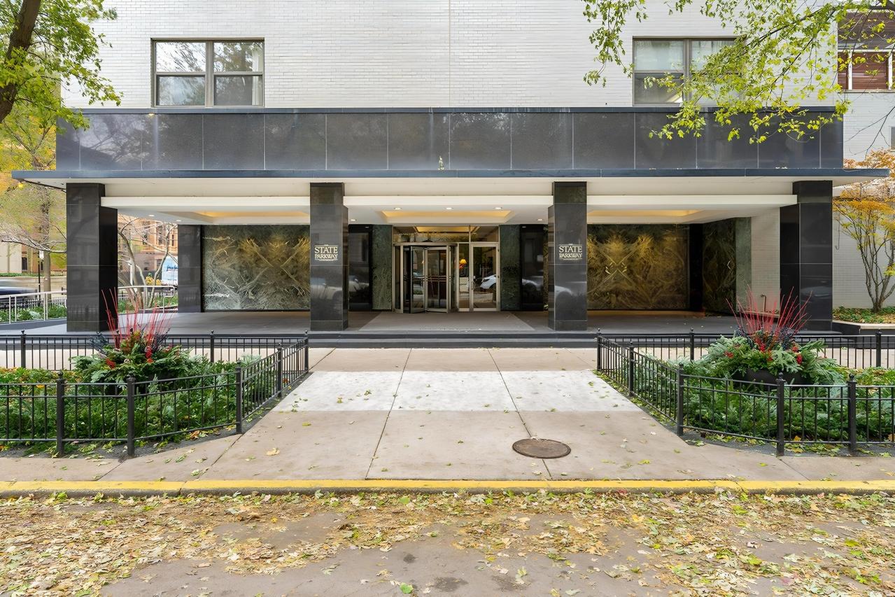 1445 N State Pkwy. #1904, Chicago, IL 60610