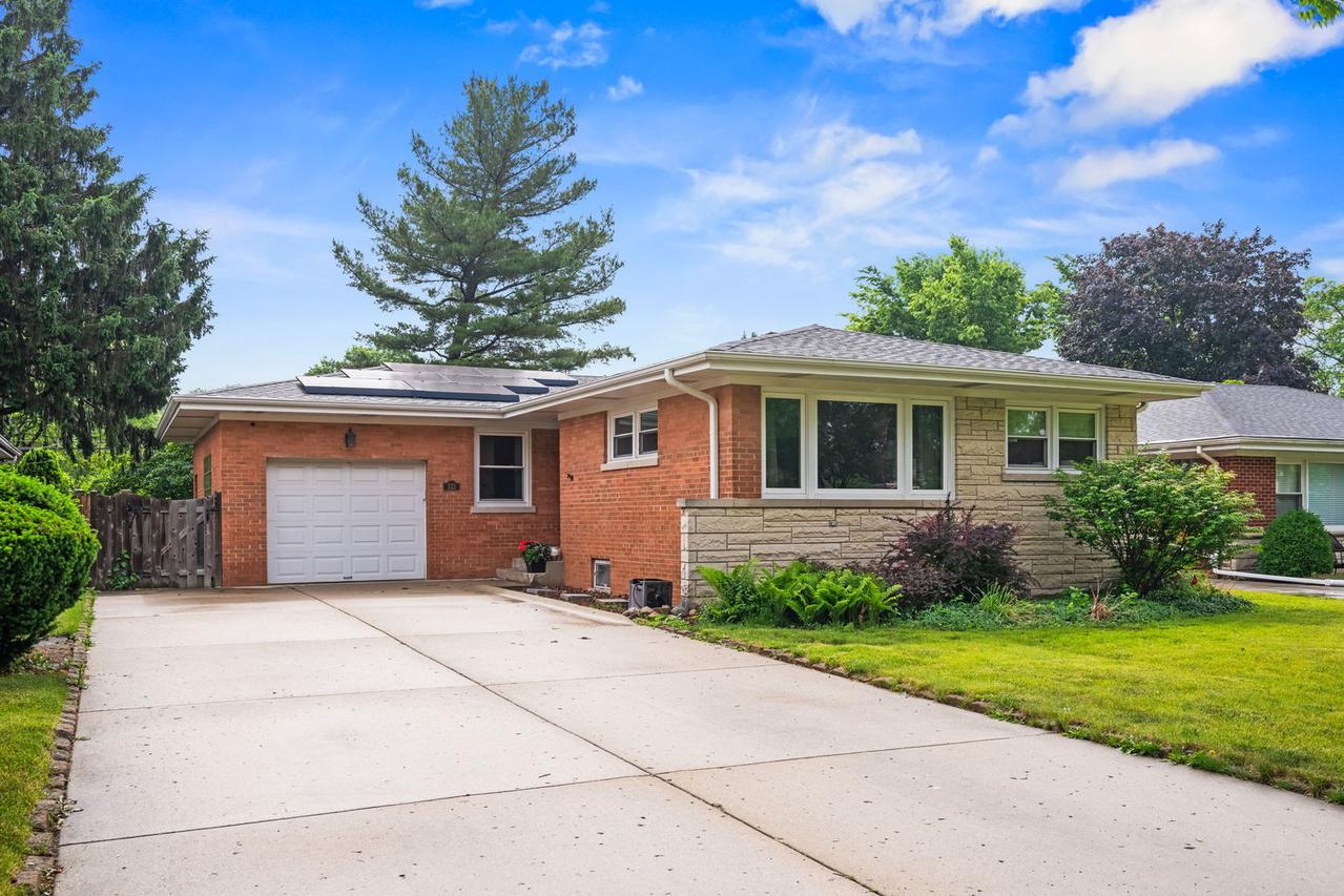 513 S William St., Mount Prospect, IL 60056