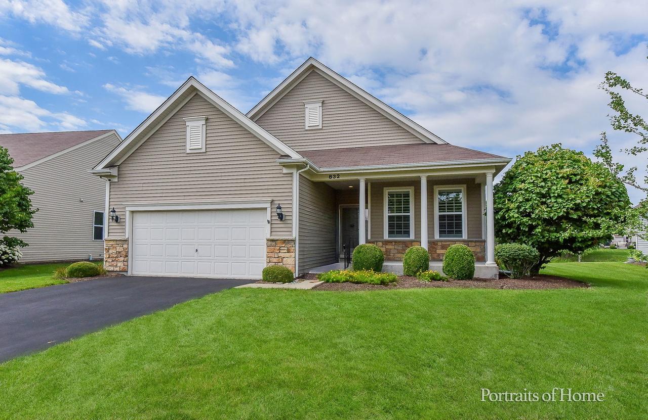 832 Colchester Dr., Oswego, IL 60543