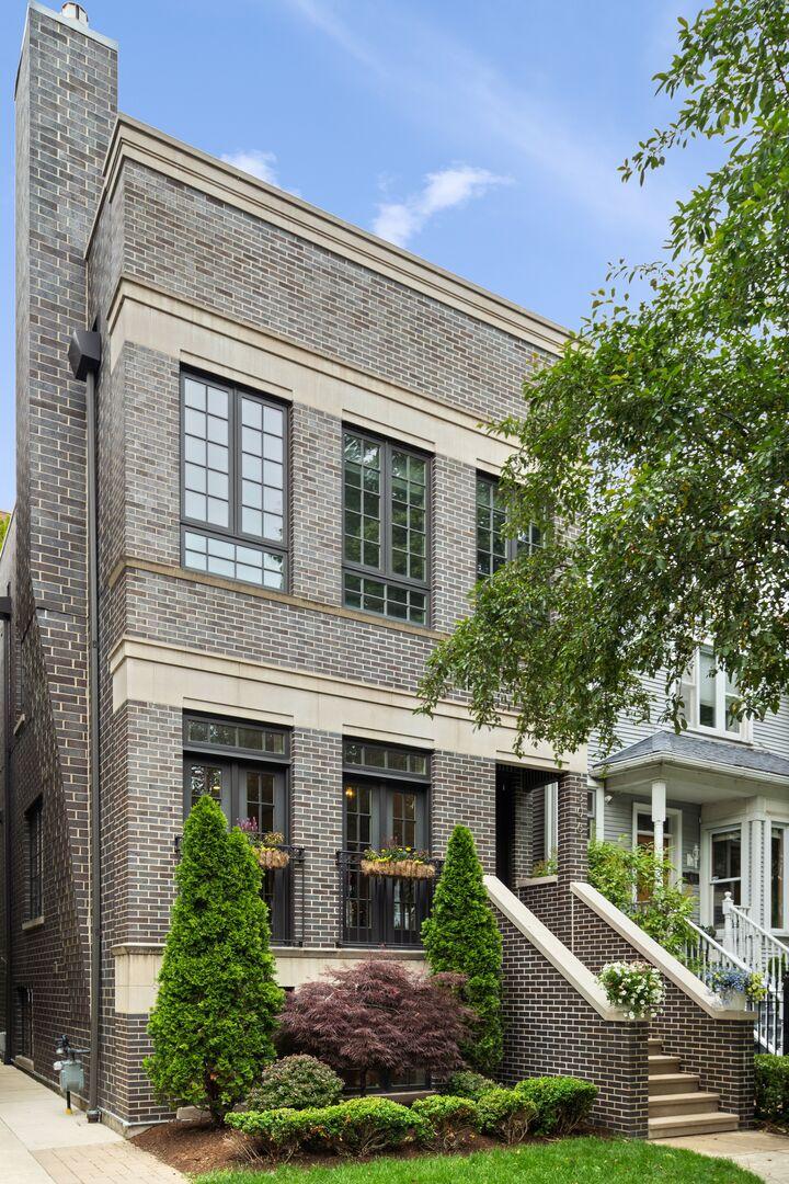 1306 W Byron St., Chicago, IL 60613