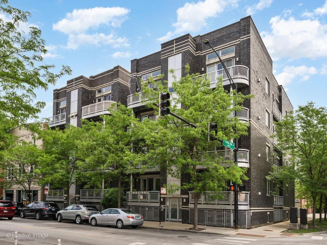 3559 W Montrose Ave. #1W, Chicago, IL 60618