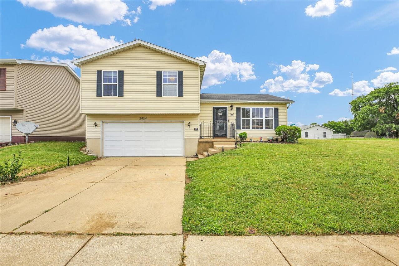 3434 Monarch Dr., Decatur, IL 62526