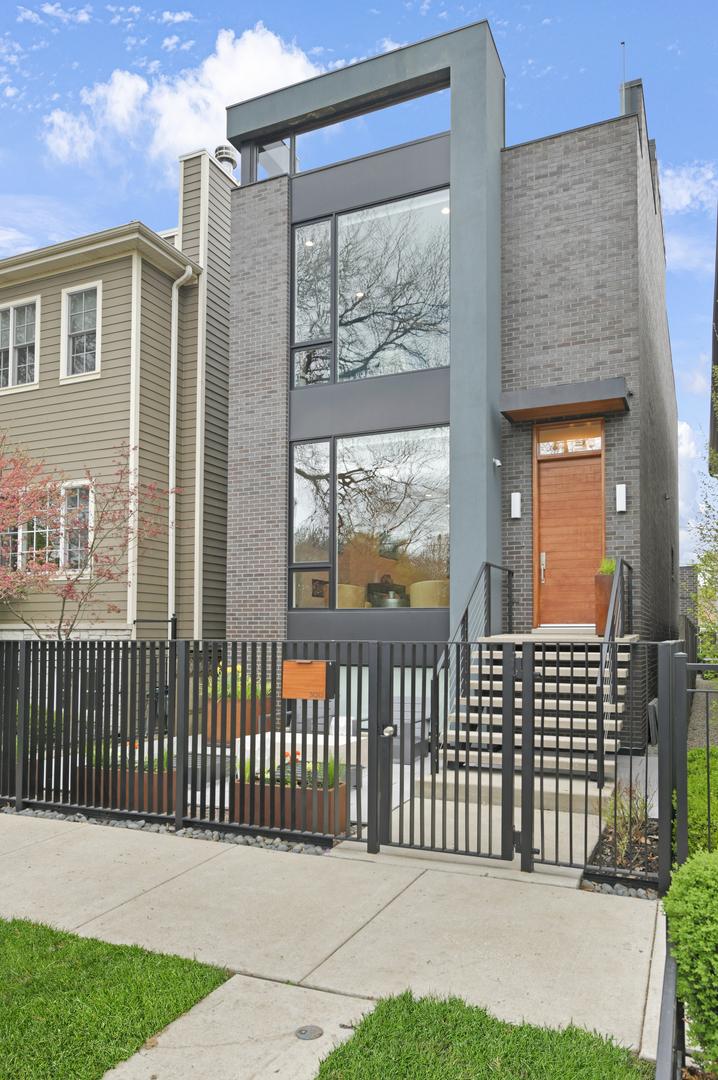 3012 N Hoyne Ave., Chicago, IL 60618