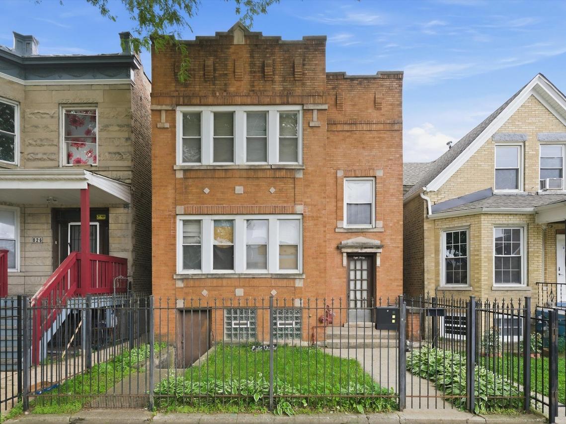 830 N Drake Ave., Chicago, IL 60651