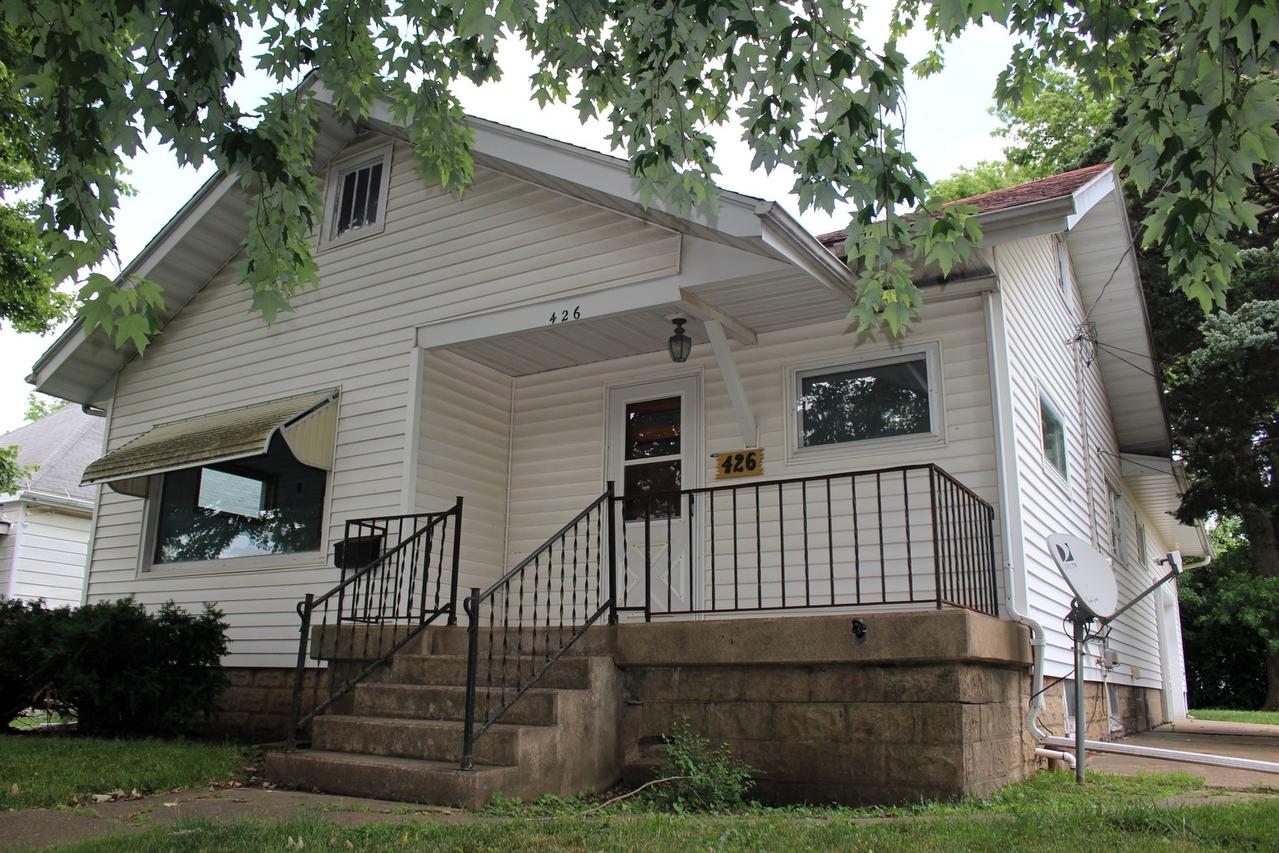 426 S Clinton St., Clinton, IL 61727