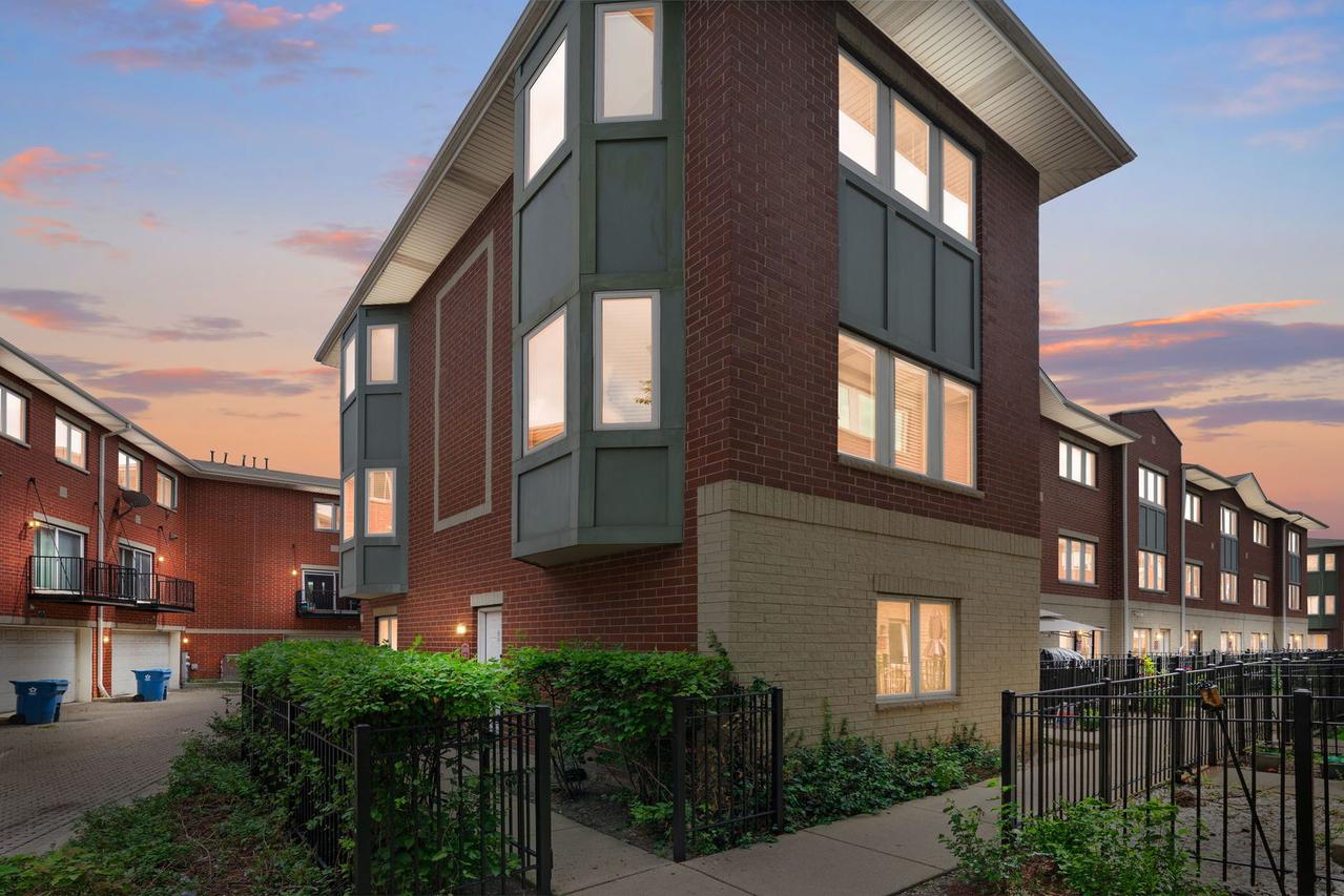 2403 W 32nd Pl., Chicago, IL 60608