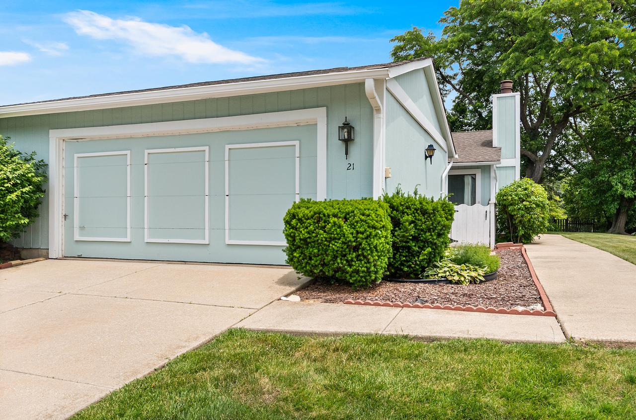 21 Wake Robin Ct., Woodridge, IL 60517