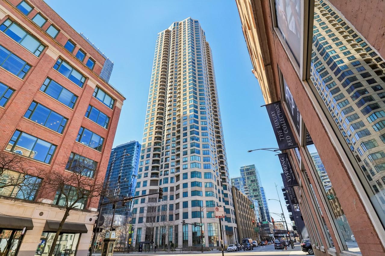 400 N La Salle Dr. #2208, Chicago, IL 60654