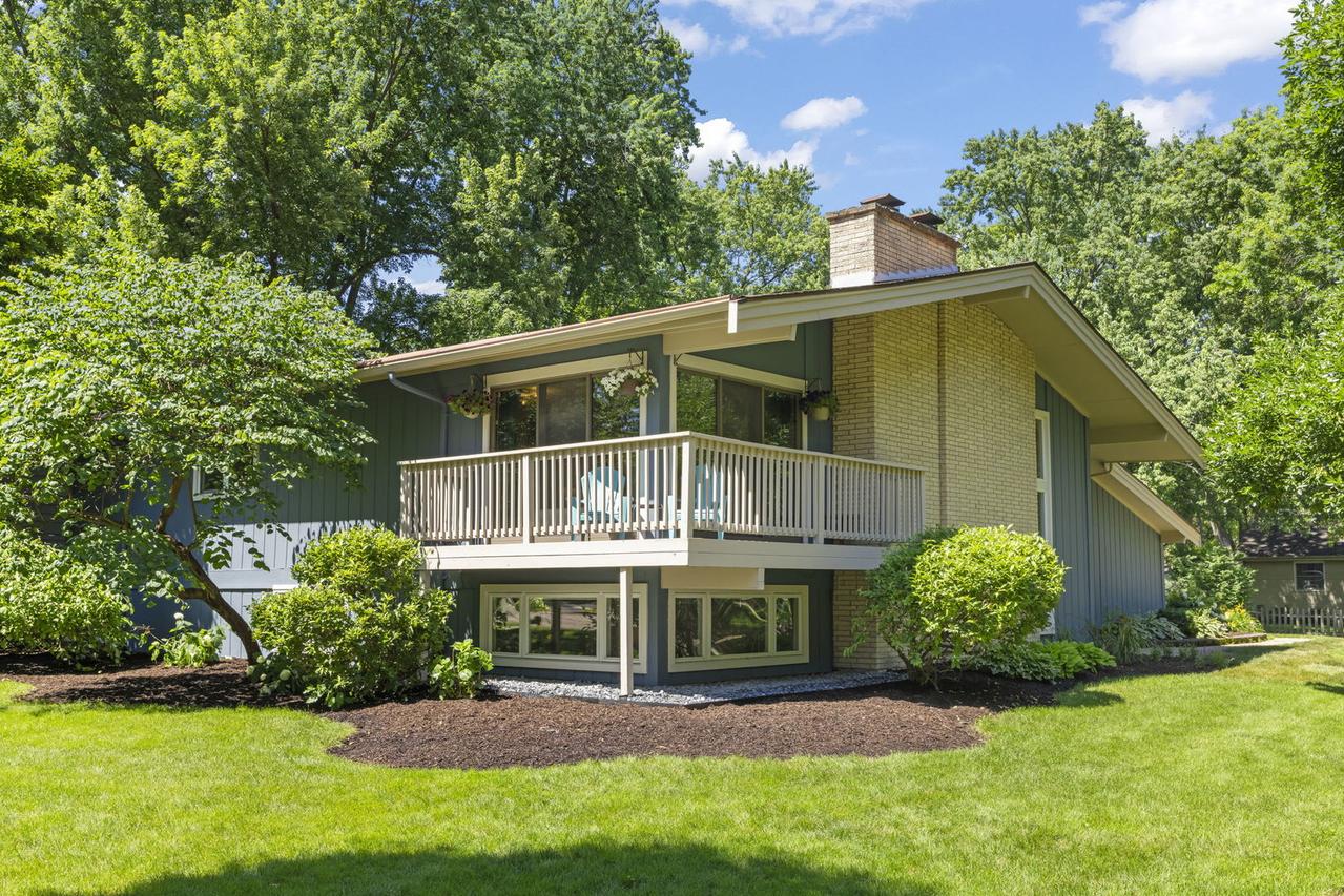 917 Royal Blackheath Ct., Naperville, IL 60563