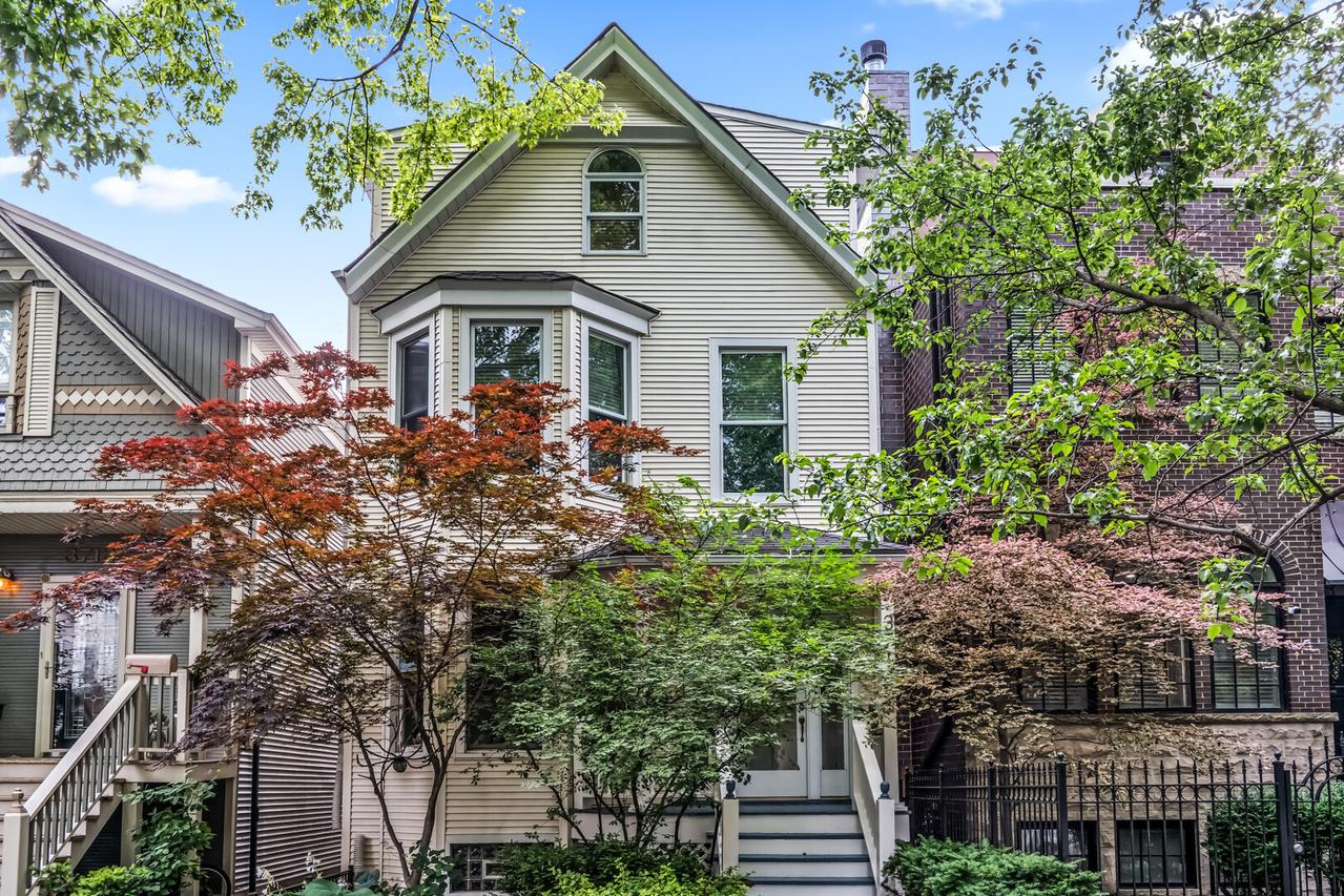 3714 N Bosworth Ave., Chicago, IL 60613